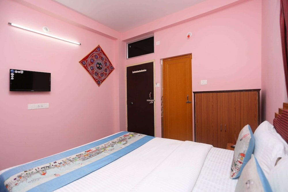 Фото Oyo 9090 Hotel Royal Annex