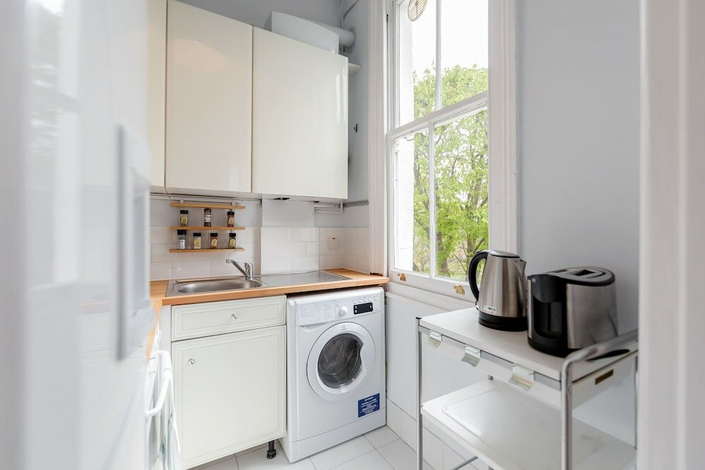 Фото Earls Court Apartments by BaseToGo