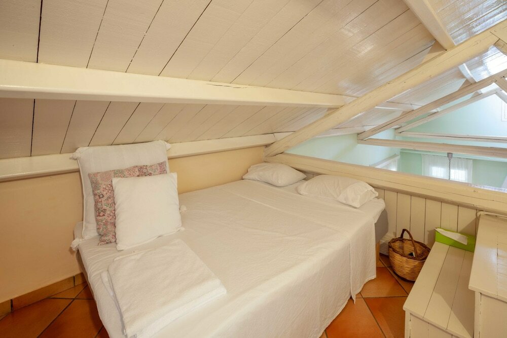 Фото Beautiful mini eco farmhouse