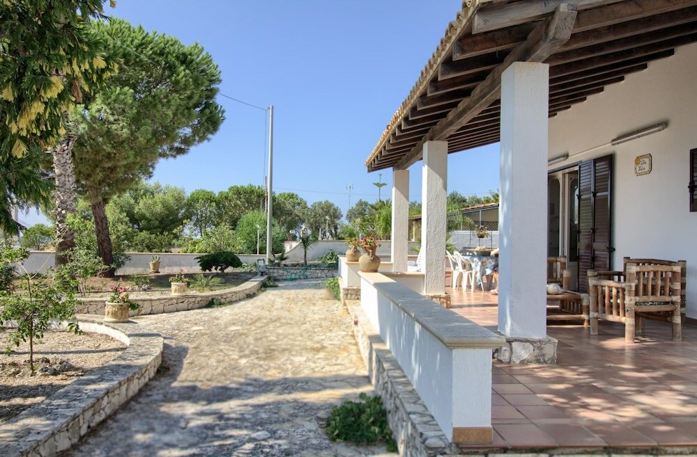 Фото Helia Lovely Beach House