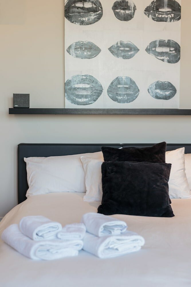 Фото Parc Avenue Residence Mile End