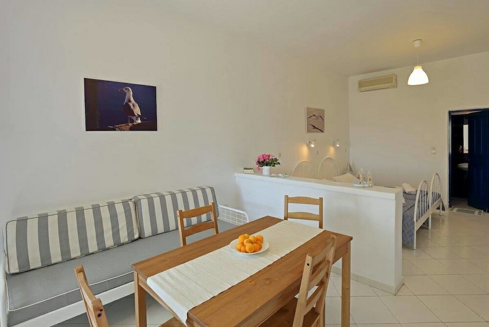 Фото Spanos Apartments