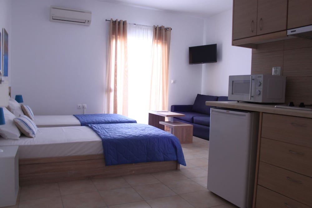 Фото Krinis Apartments