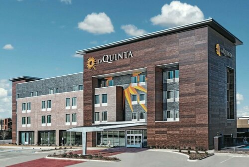 Гостиница La Quinta Inn & Suites by Wyndham Dallas Grand Prairie North