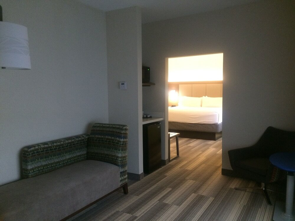 Фото Holiday Inn Express & Suites Ithaca, an Ihg Hotel