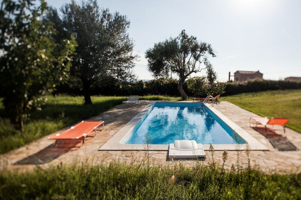 Фото Absolute Villa by Stylish Stays