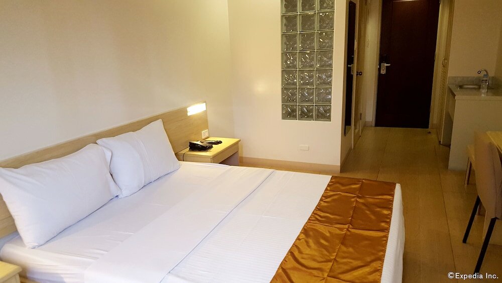 Фото M Suites Hotel