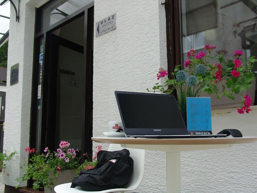 Фото Отель Maksimir