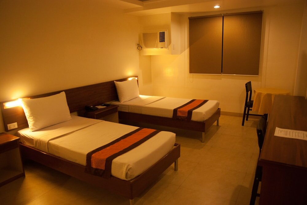 Фото M Suites Hotel