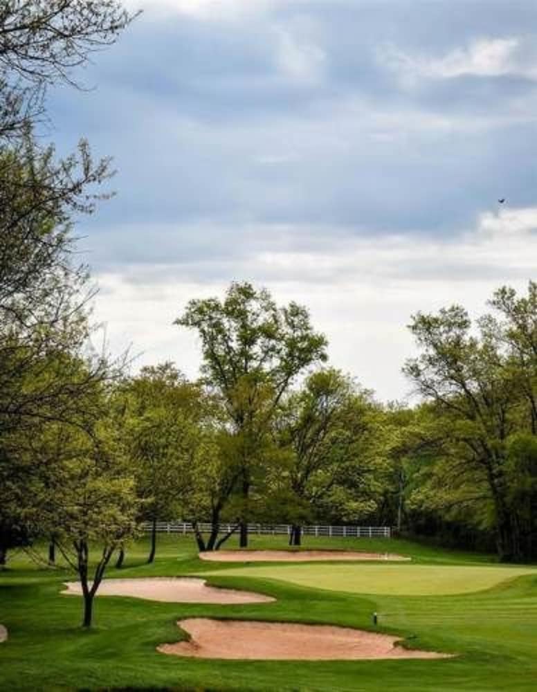 Фото Inn at Evergreen