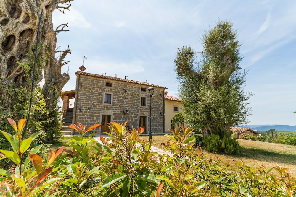 Фото Tenuta Borgo Santa Cecilia