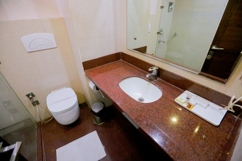 Фото Leela Grande Hotel