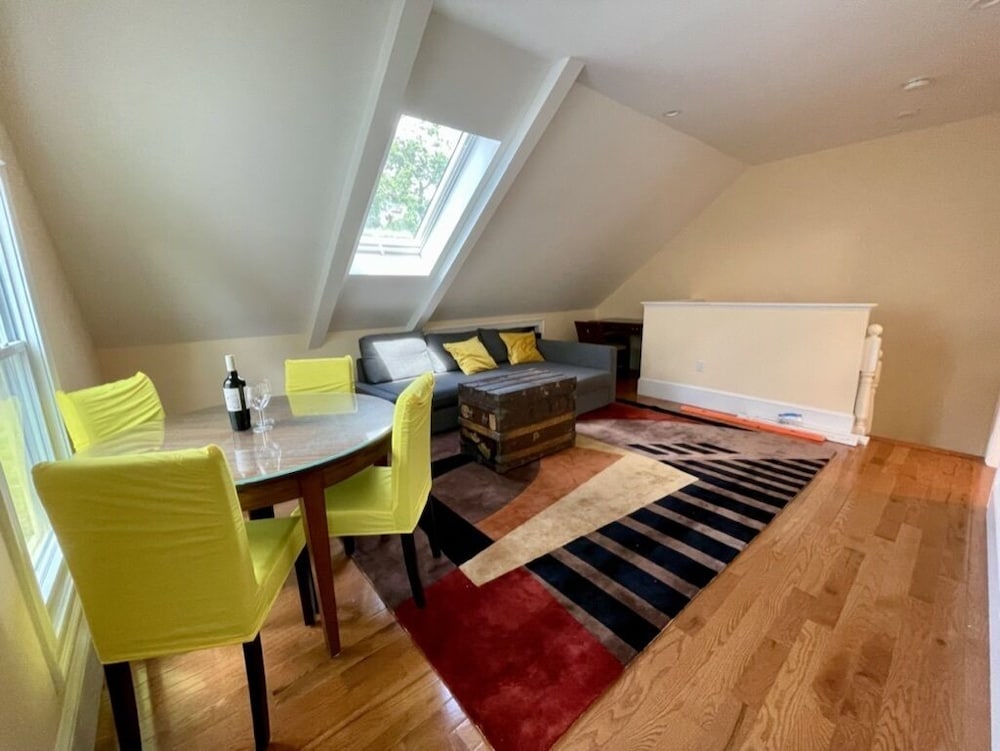 Фото Chez Pat in Cambridge