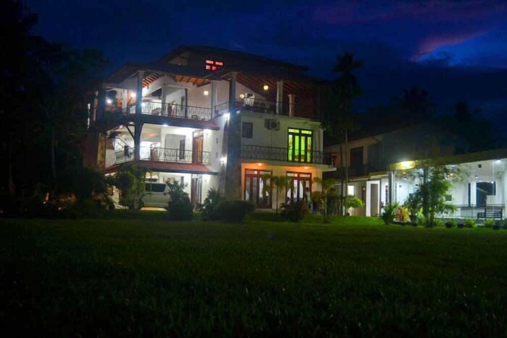 Hotel Cinnamon Lake Inn, Hikkaduwa, photo