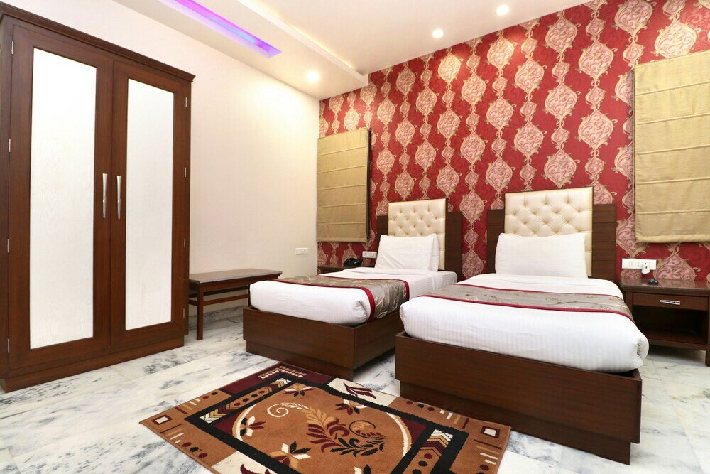 Фото Leela Grande Hotel