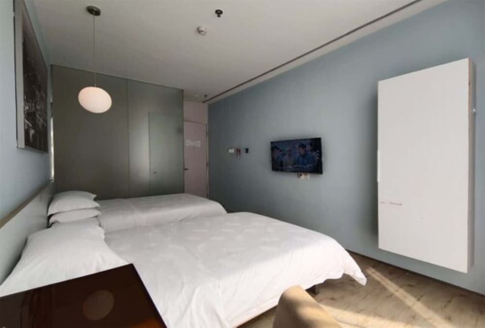 Фото Colour Inn Shenzhen Dongmen Branch