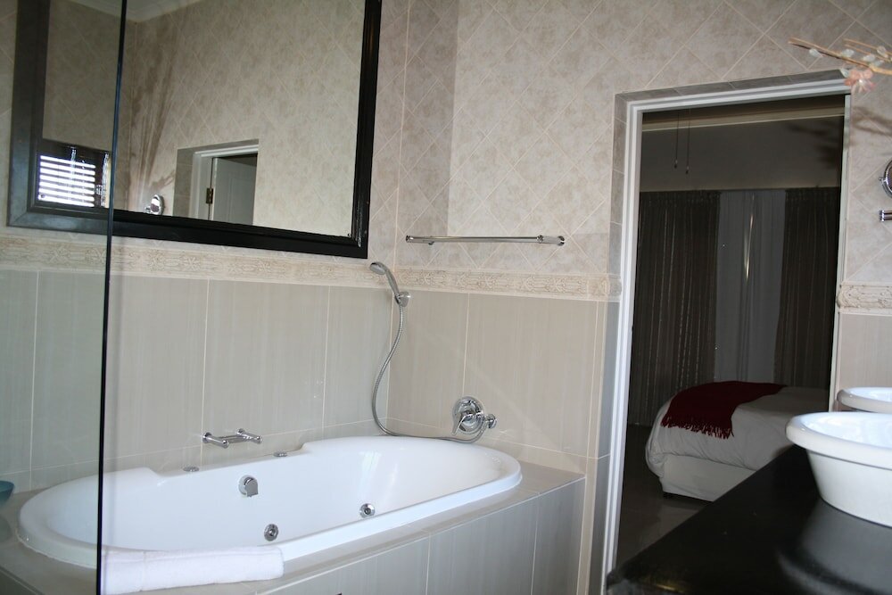 Фото O'Hannas B&b and Self Catering