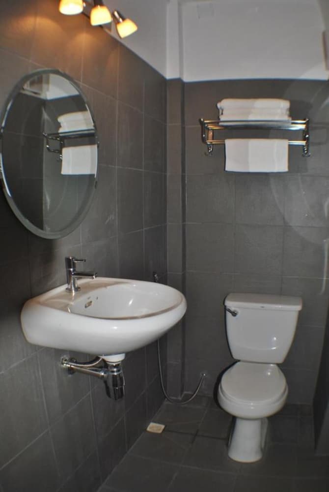 Фото Seven Candles Guesthouse