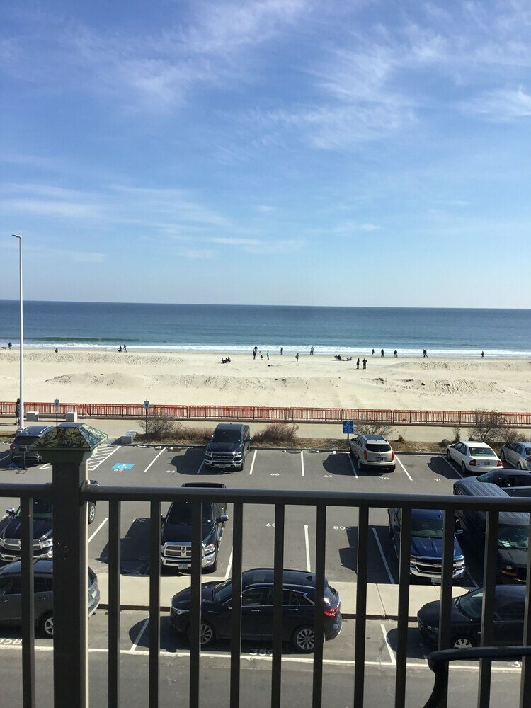 Фото Sea Spray Condo