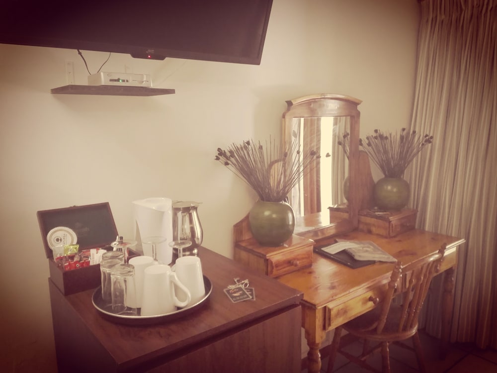 Фото Daisy Country Lodge