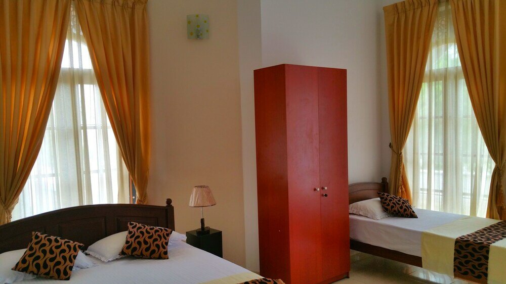 Фото Holiday Fashion Inn