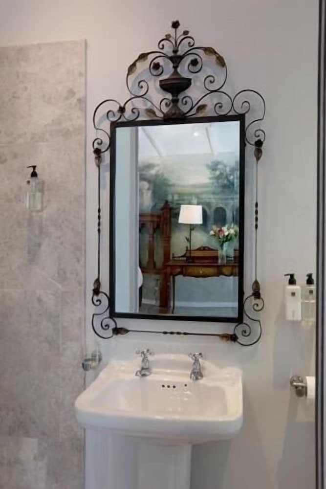 Фото The Loerie Hide