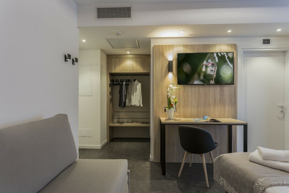 Фото Tourist Hotel