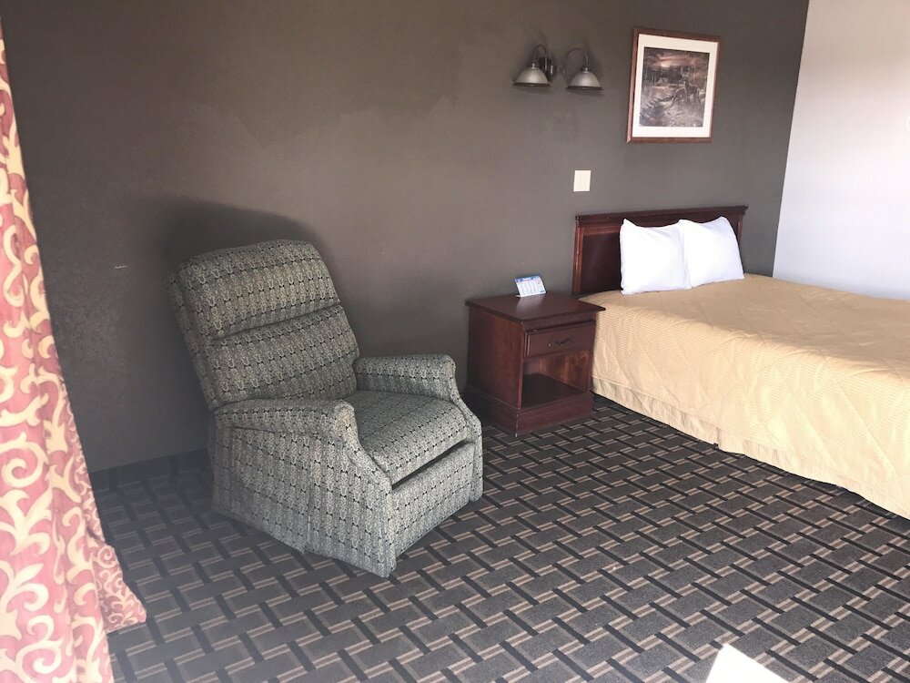 Фото Travelodge by Wyndham Evanston