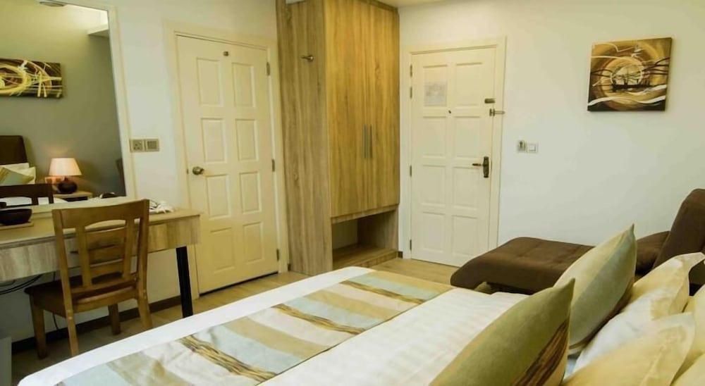 Фото Coconut Tree Hulhuvilla Beach