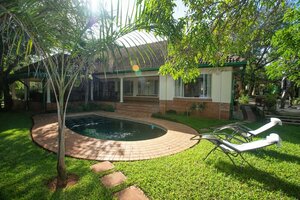 Гостиница Livingstone Lodge