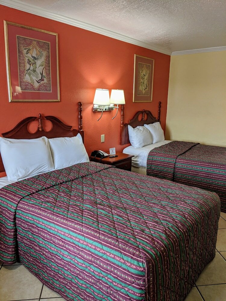 Фото Lake Houma Inn