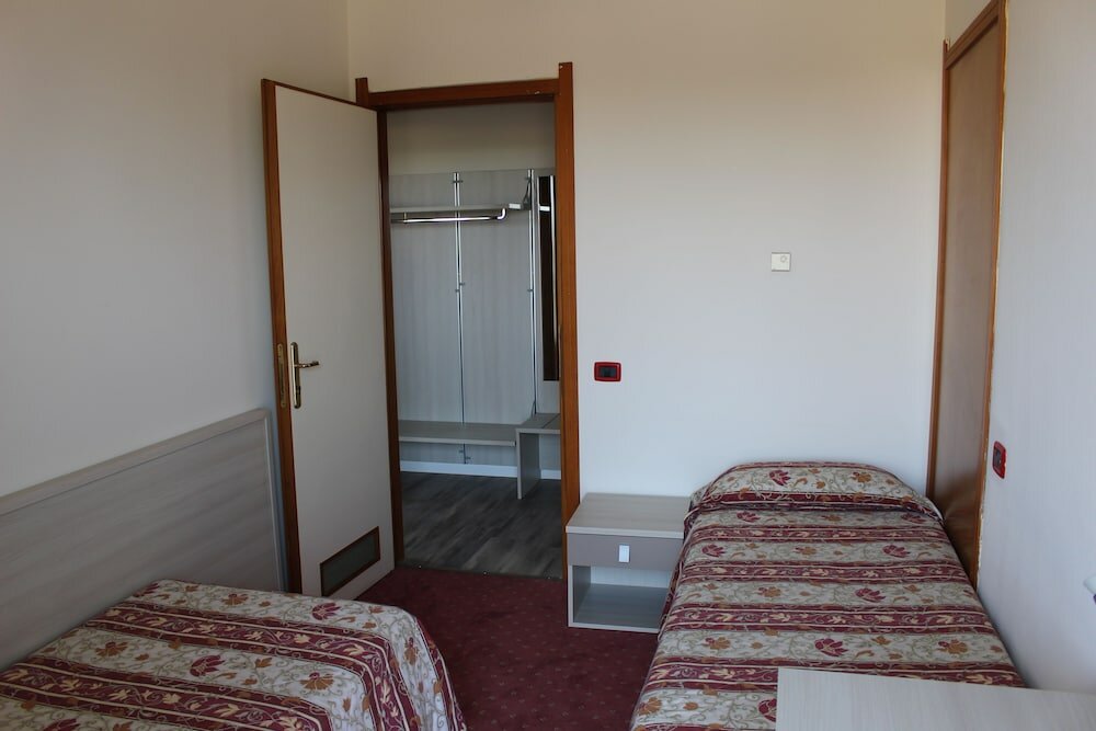 Фото Hotel Fiesta