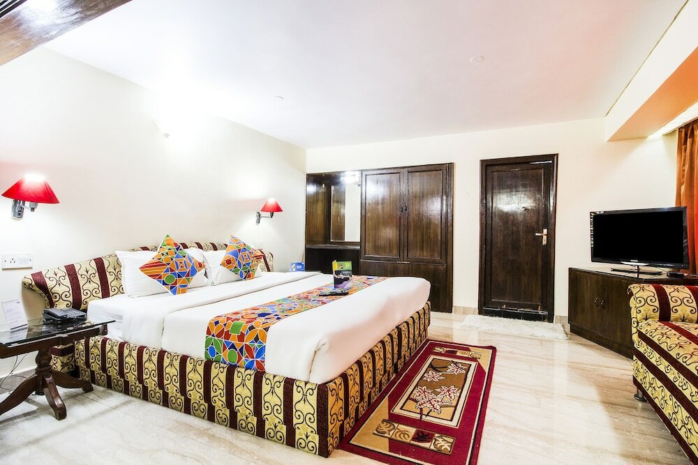 Фото FabHotel Mayfair Inn