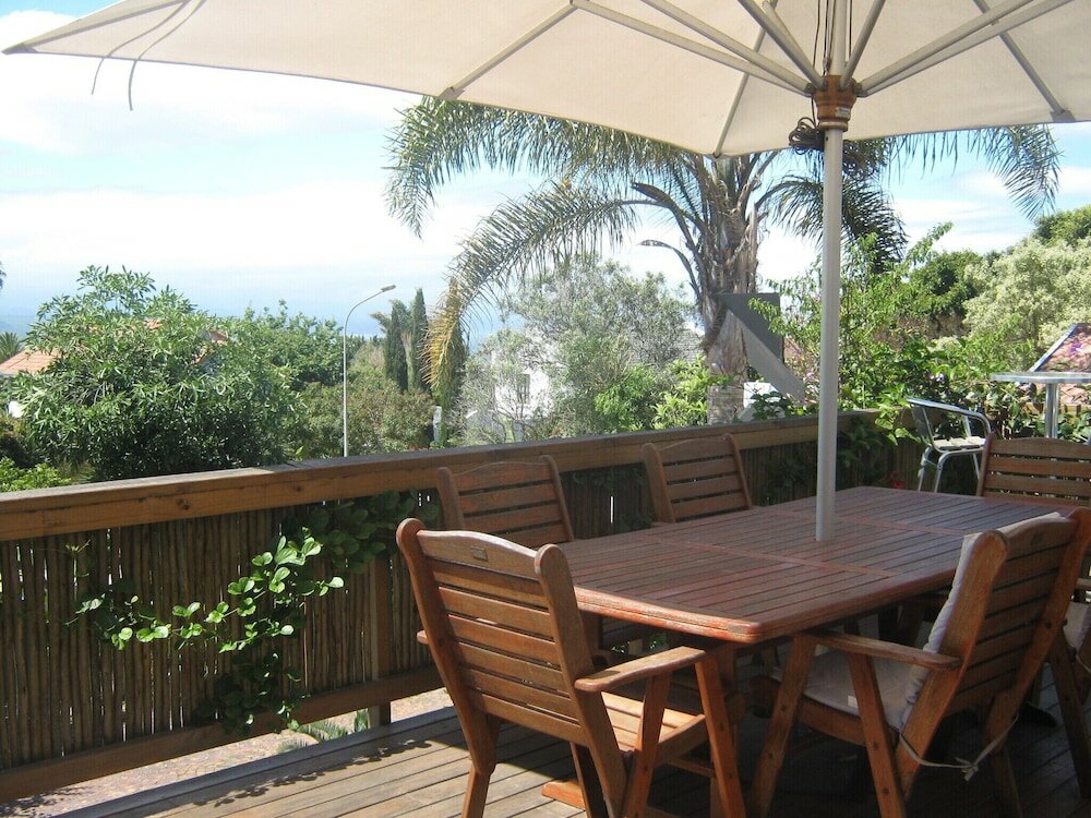 Фото La Boheme Bed and Breakfast