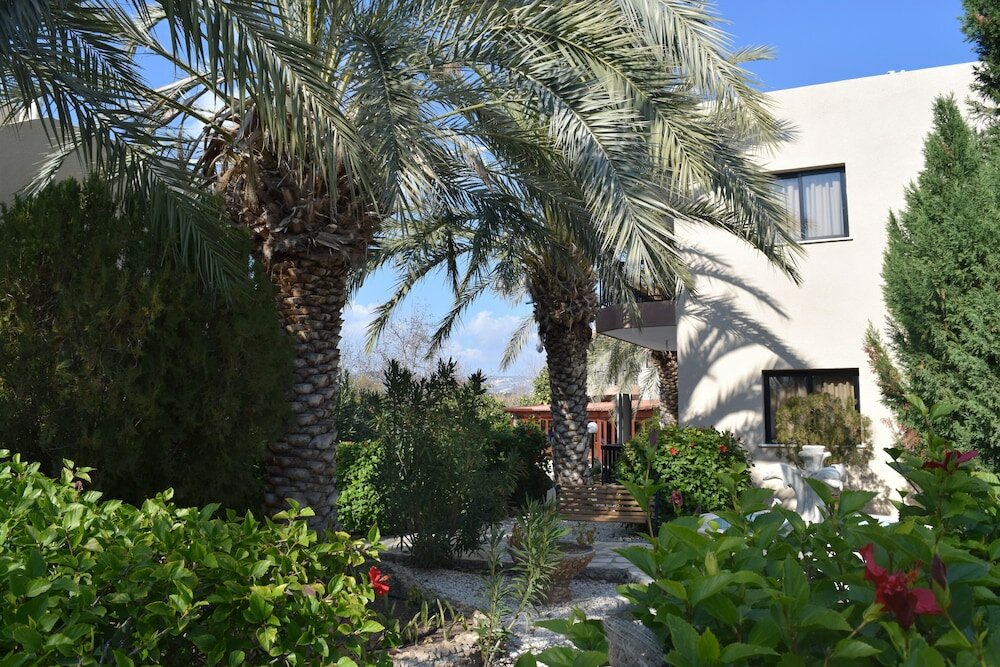 Фото Anna Hotel Apartments