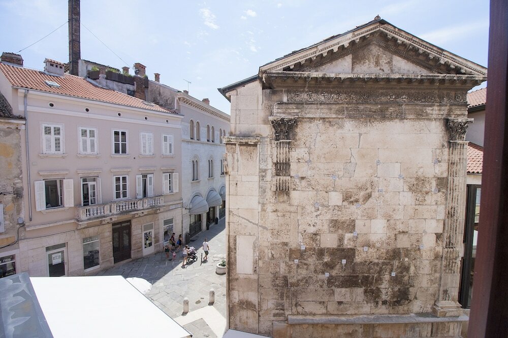 Фото Diana City Hall View