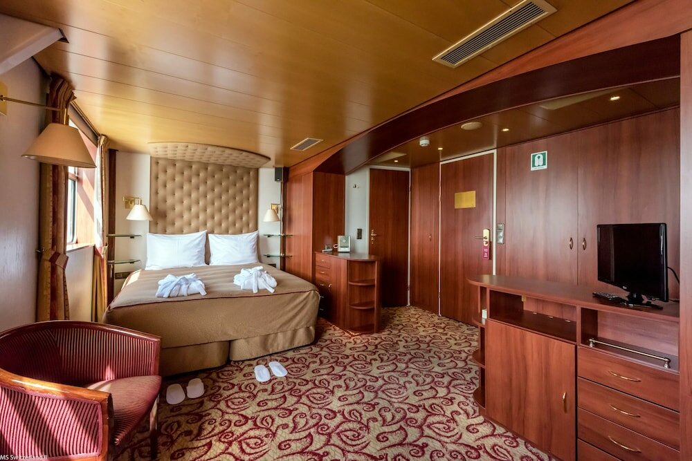 Фото Knm Ms Switzerland II - Frankfurt