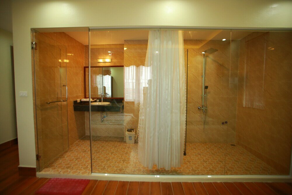 Фото Family Transit Hotel