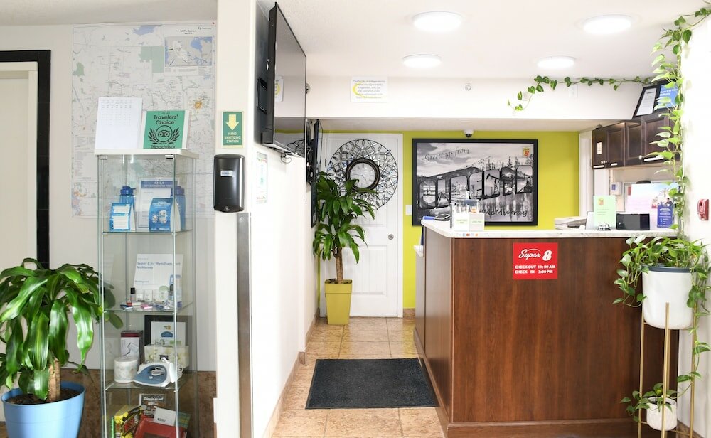 Фото Super 8 by Wyndham Fort McMurray