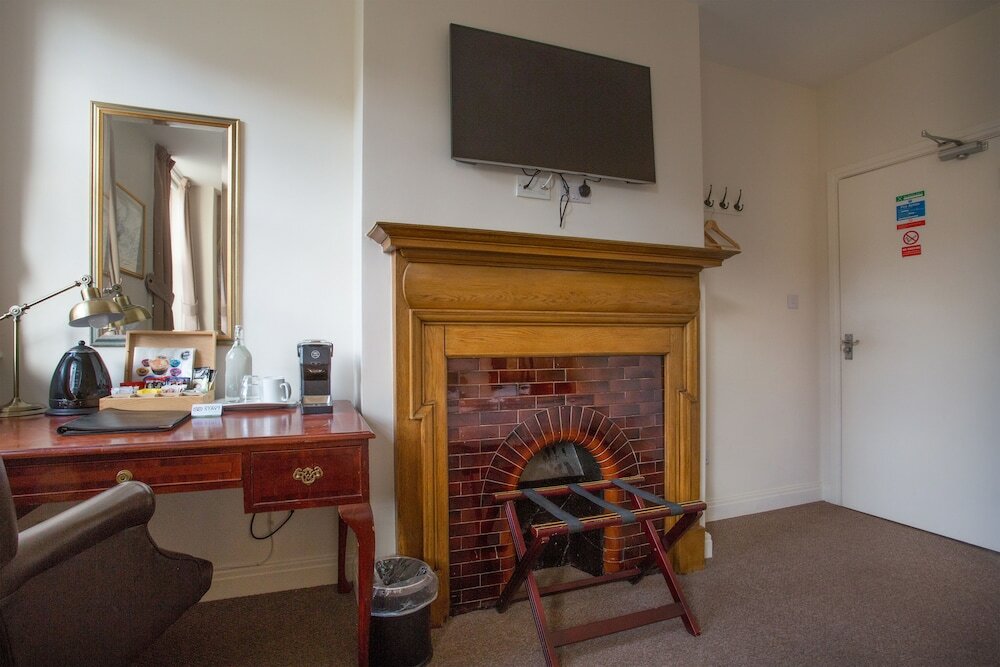 Фото The Captain Cook Hotel