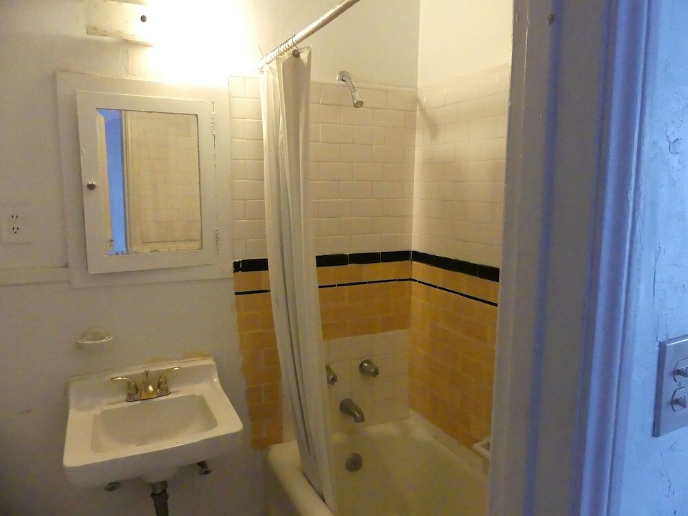 Фото Wilshire Orange Hotel