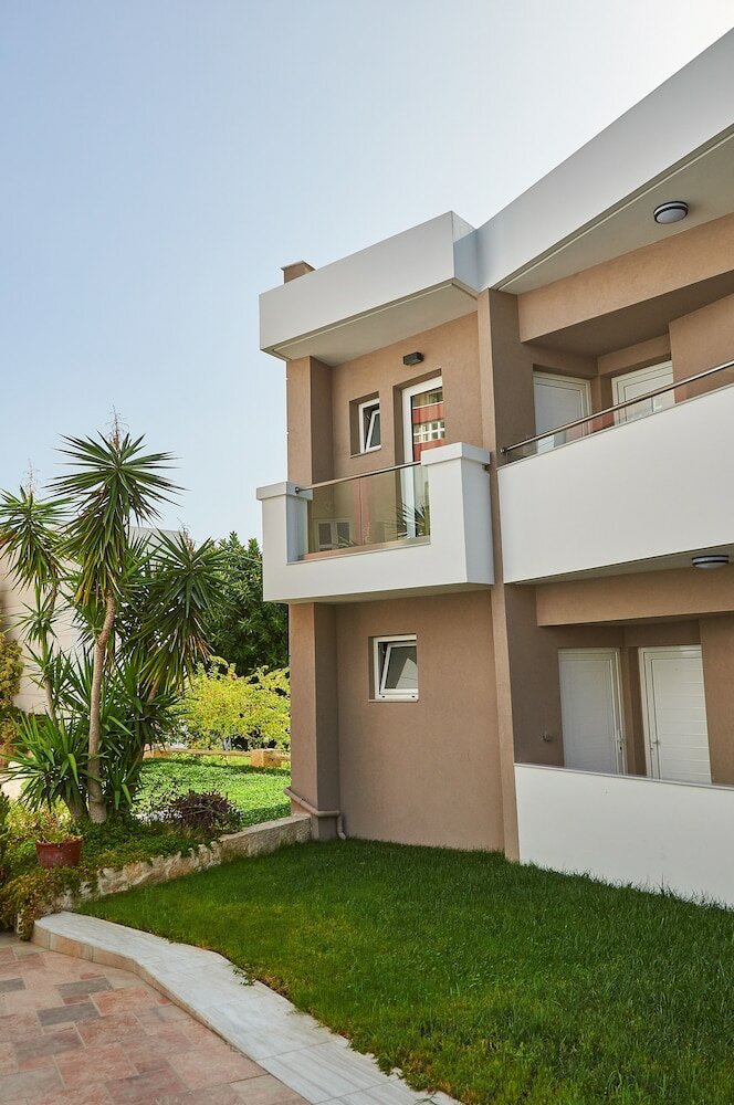 Фото Troulis Aparthotel