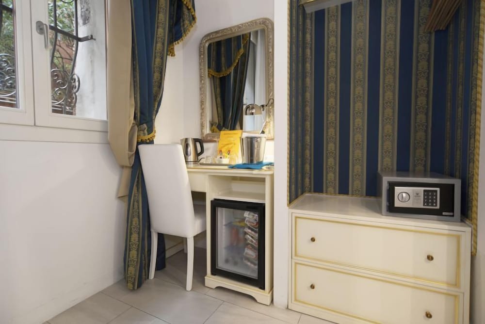 Фото Al Mascaron Ridente