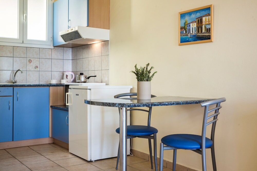 Фото Marias Garden Apartments