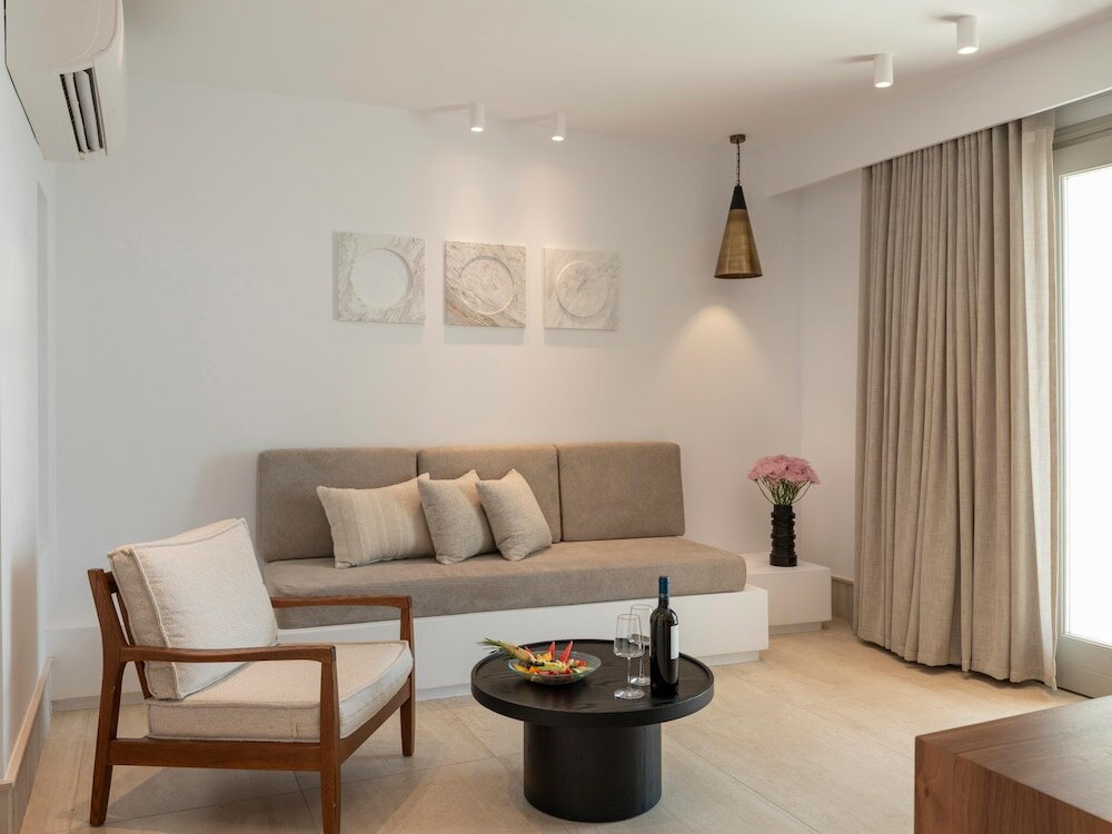 Фото Santo Pure Oia Suites & Villas