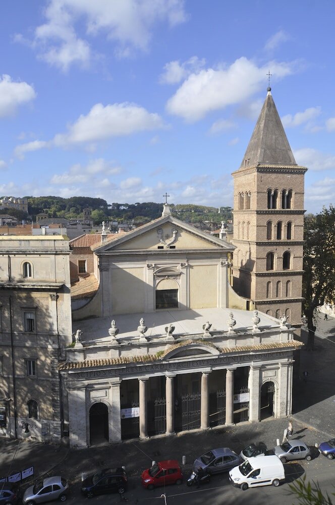 Фото Window on Rome