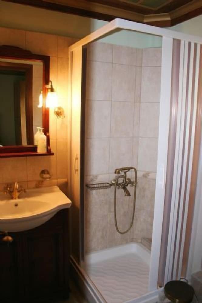 Фото Nikolas Guesthouse