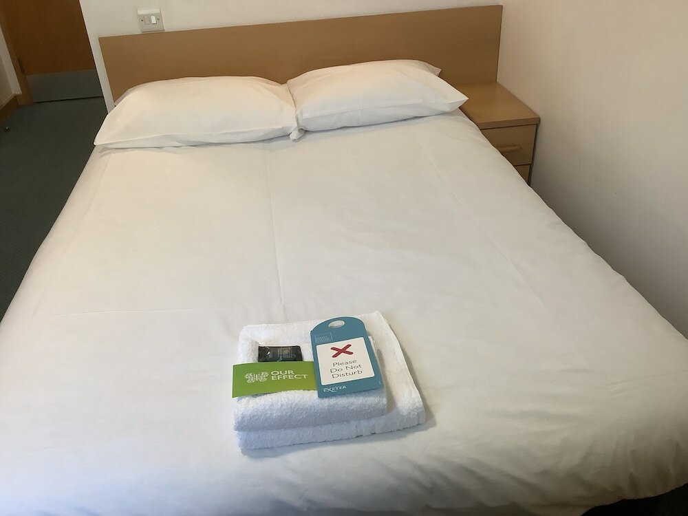 Фото University of Exeter Pennsylvania Court