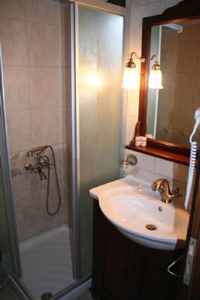 Фото Nikolas Guesthouse