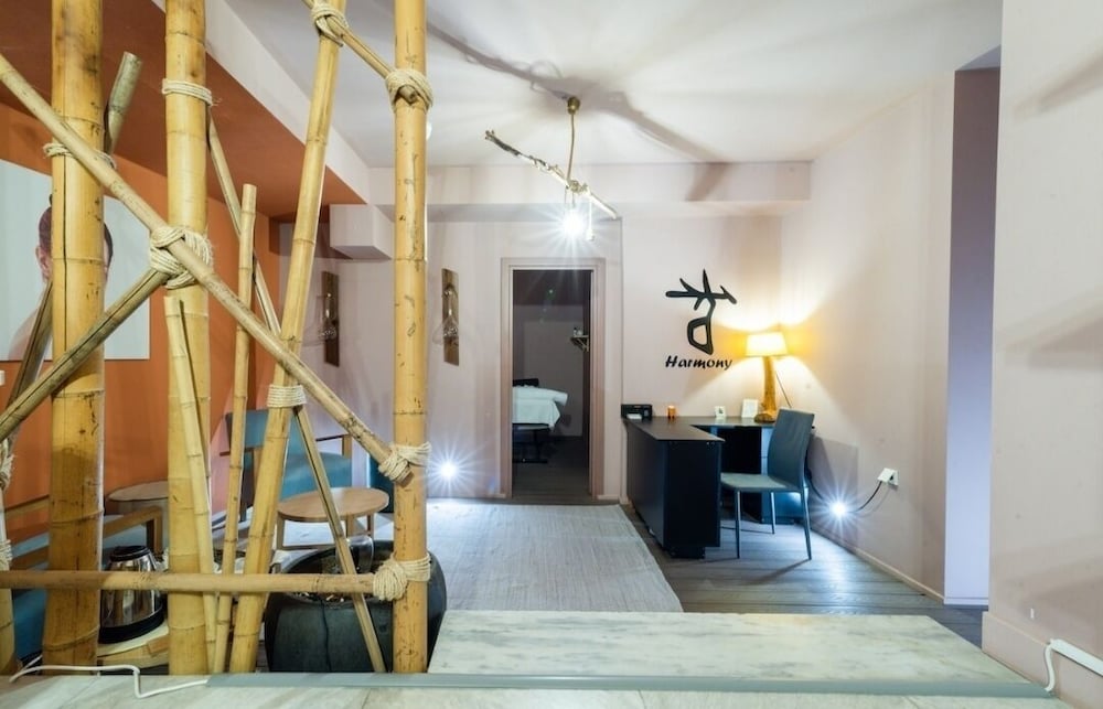 Фото Lotus Center Apartments